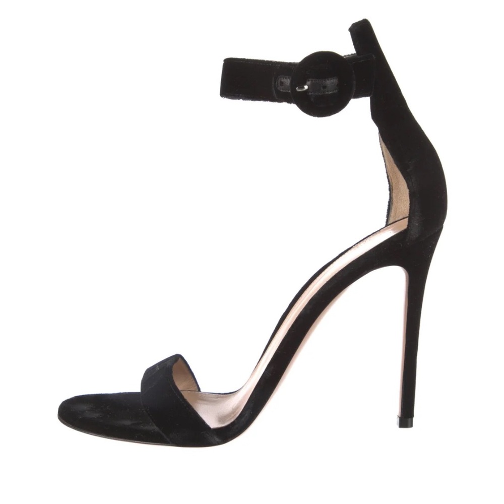Gianvito Rossi Portofino velvet heel black ankle strap size 41